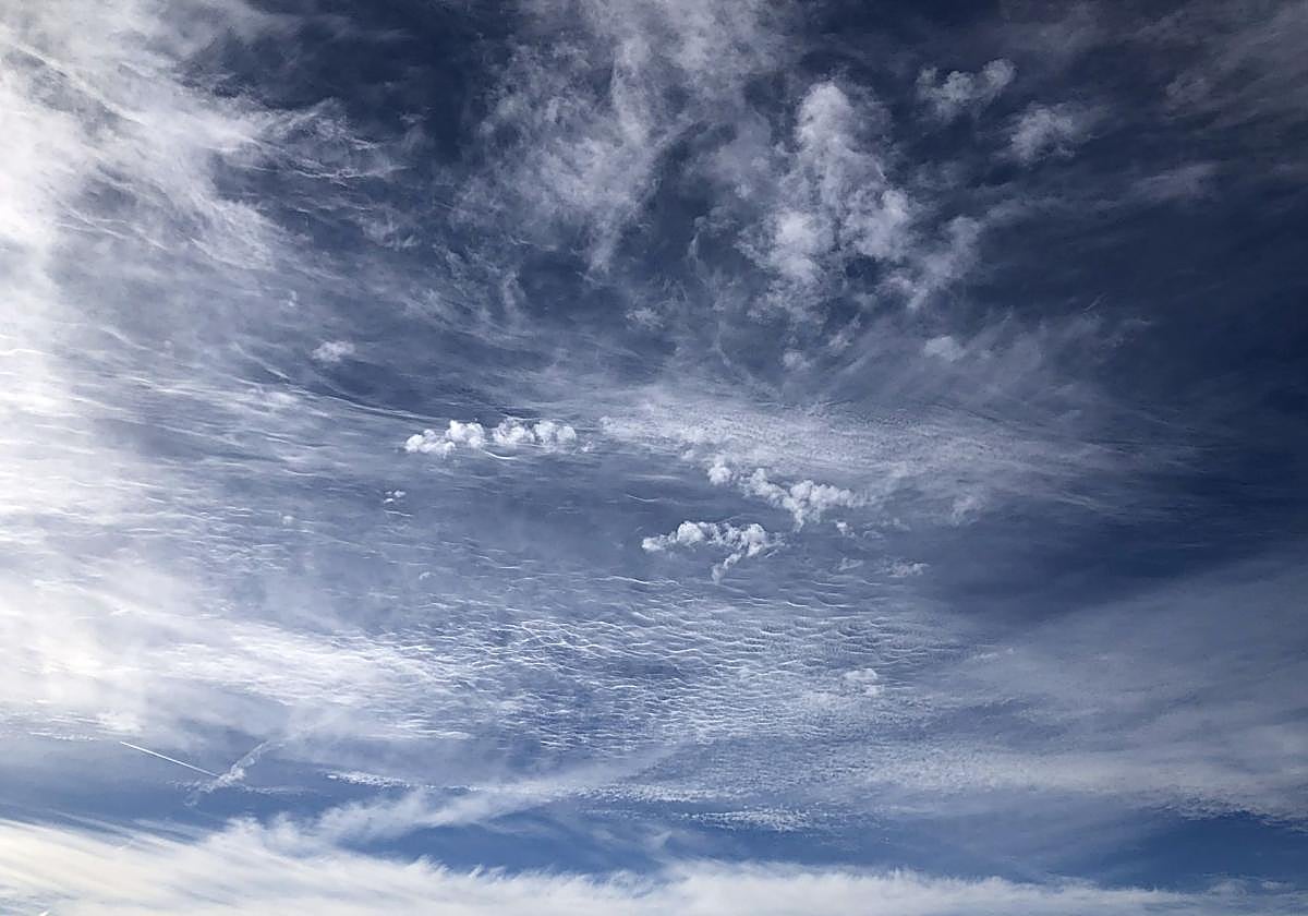 Cielo con nubes altas en El Rabizo.