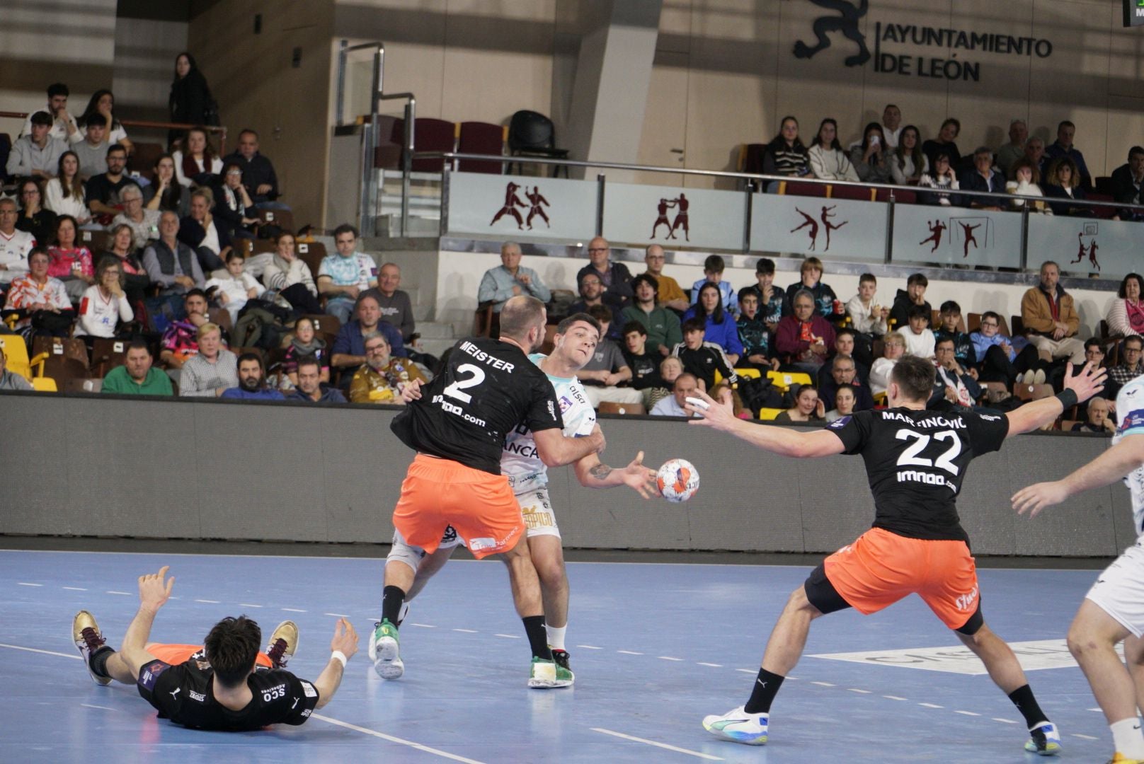 Las mejores imágenes del épico triunfo del Ademar ante el Kadetten