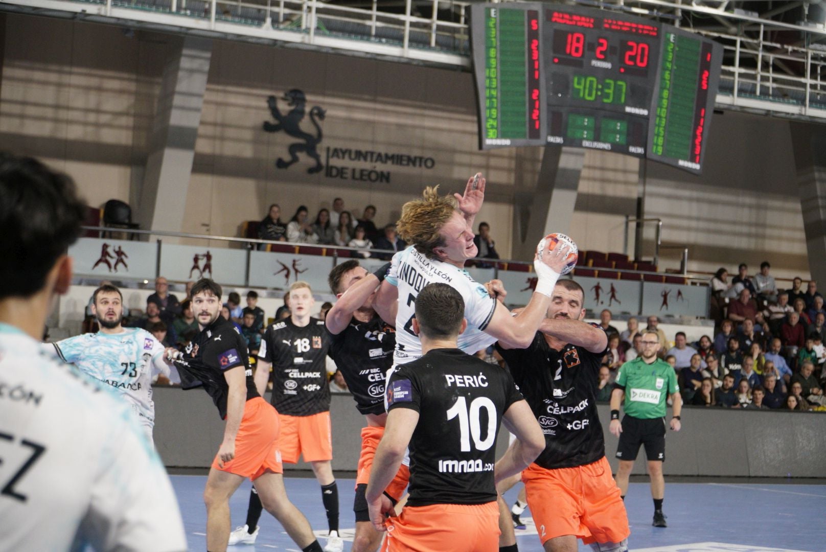 Las mejores imágenes del épico triunfo del Ademar ante el Kadetten