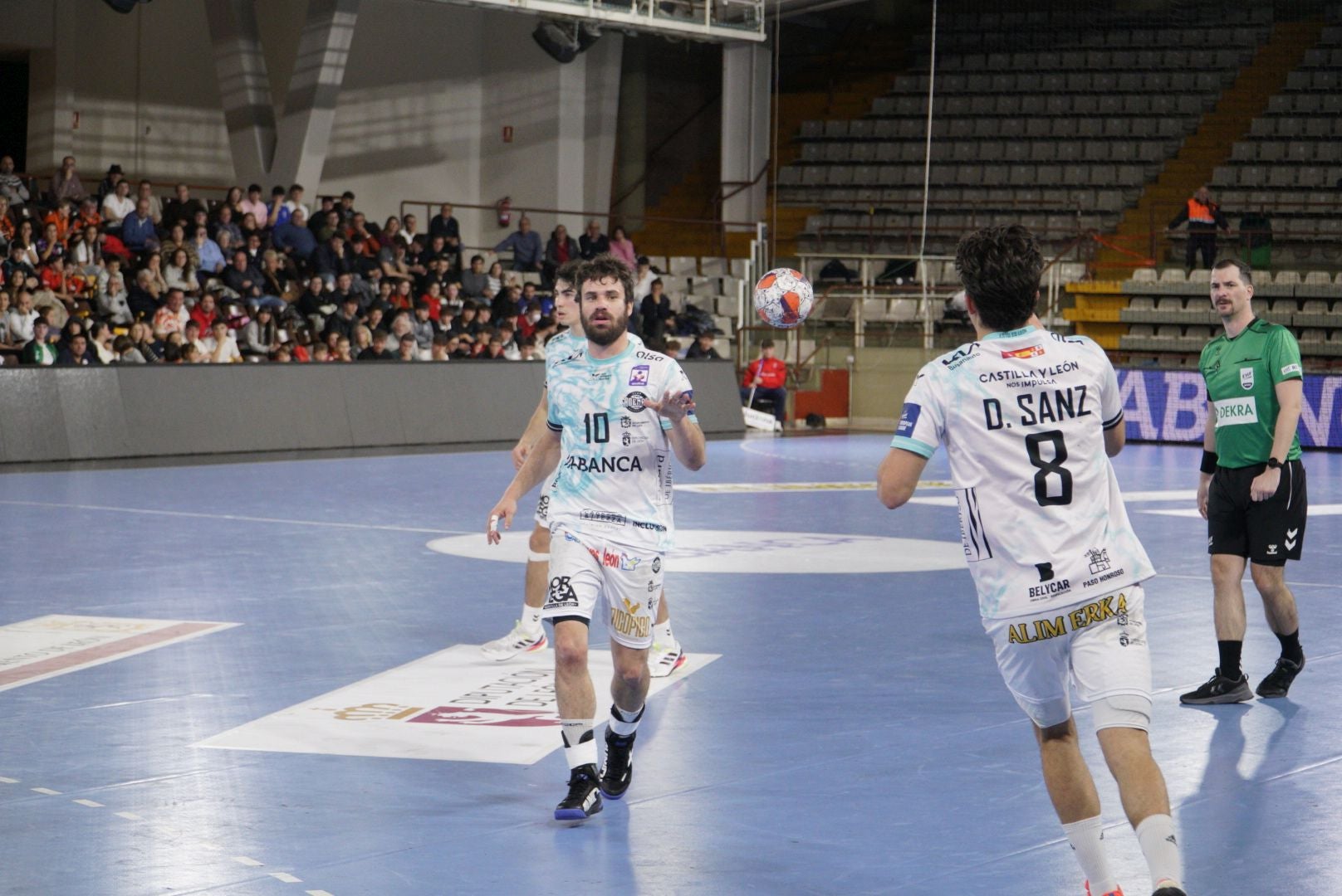 Las mejores imágenes del épico triunfo del Ademar ante el Kadetten