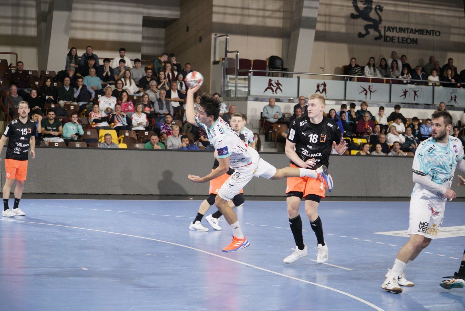 Las mejores imágenes del épico triunfo del Ademar ante el Kadetten