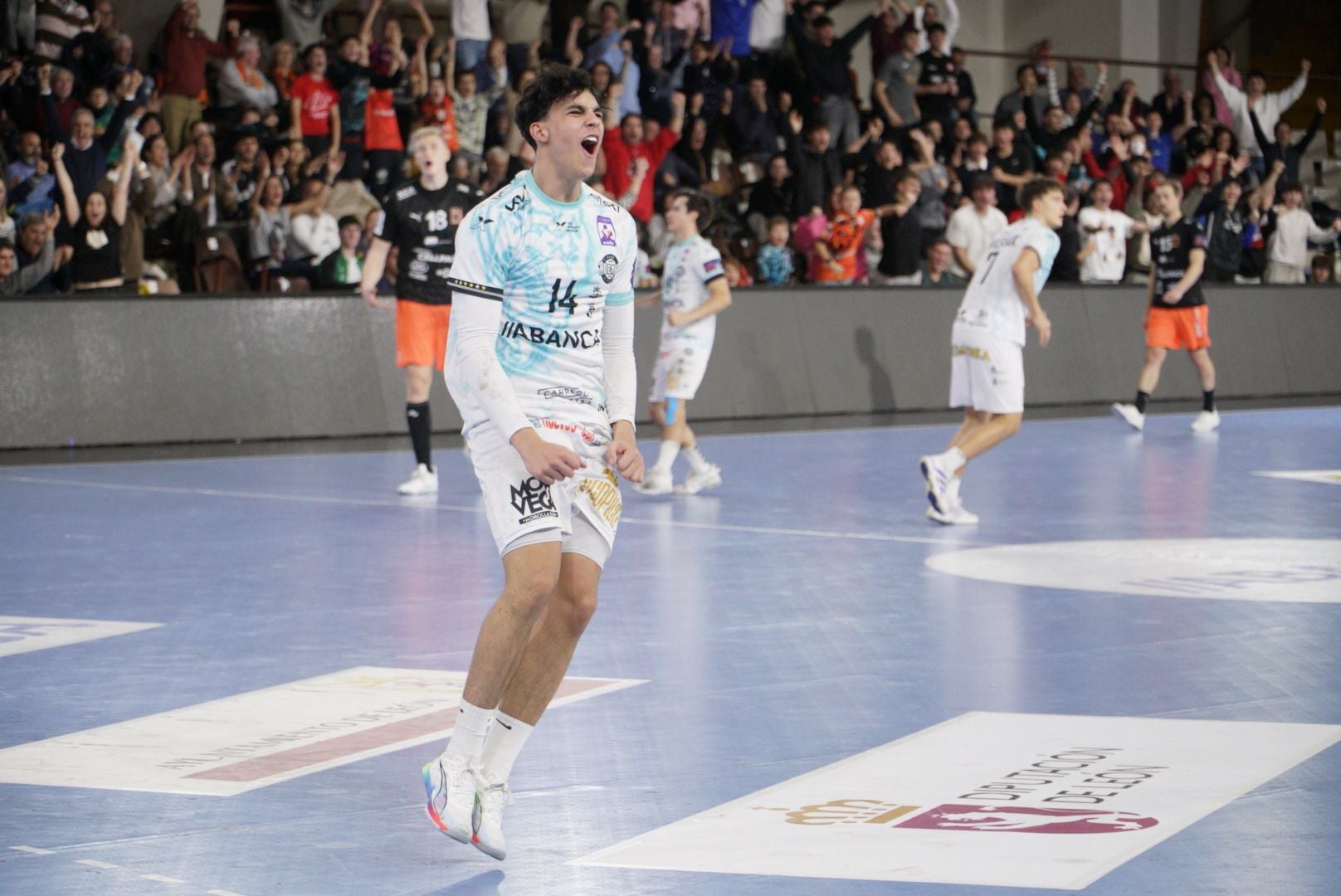 Las mejores imágenes del épico triunfo del Ademar ante el Kadetten