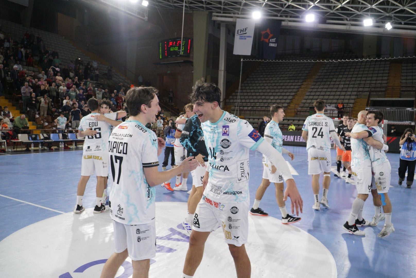 Las mejores imágenes del épico triunfo del Ademar ante el Kadetten