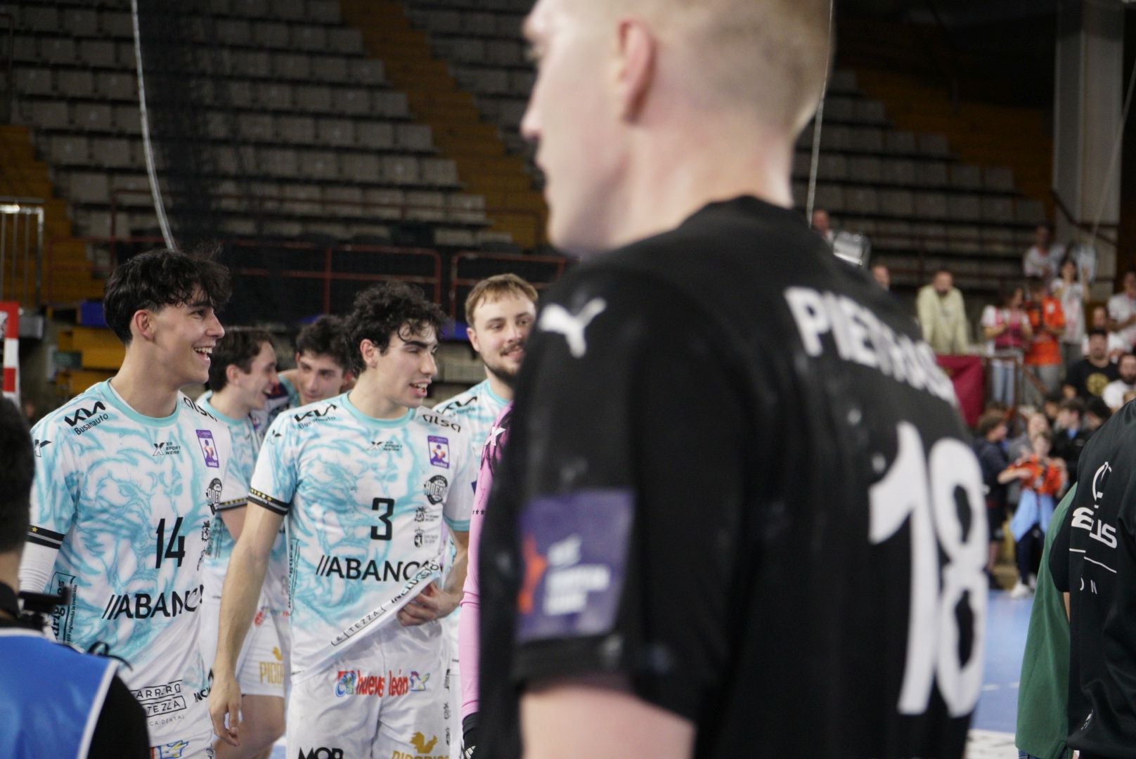 Las mejores imágenes del épico triunfo del Ademar ante el Kadetten