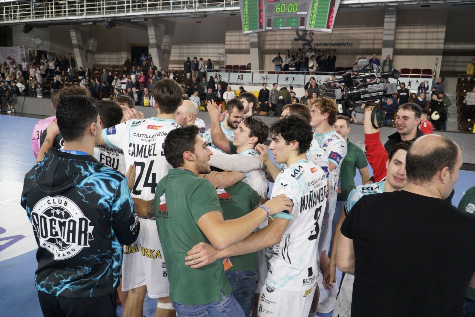 Las mejores imágenes del épico triunfo del Ademar ante el Kadetten