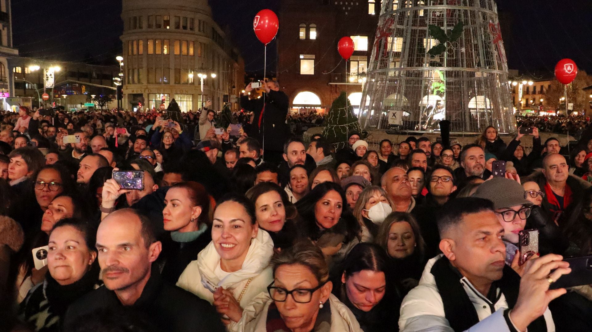 Así ha sido el encendido navideño en la ciudad de León