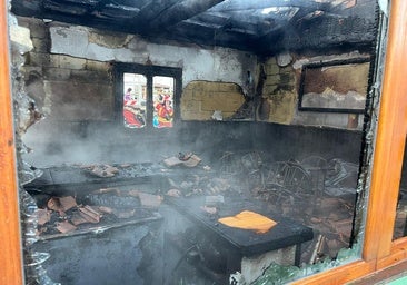 El fuego arrasa el restaurante de un camping en un pueblo de León