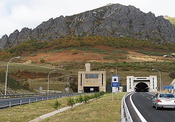 Entrada al túnel del Negrón entre León y Asturias.