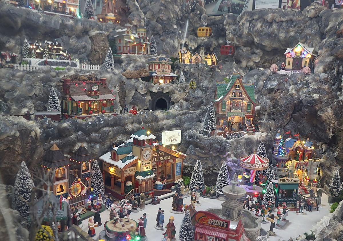 Imagen principal - Imágenes del encendido navideño.