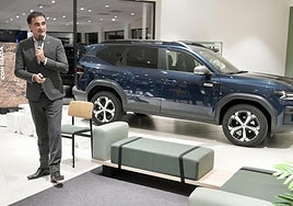 El director general de Dacia España, Laurent Sengenes, presentando el nuevo Dacia Bigster