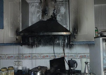 Un incendio en una chimenea provoca daños en una vivienda en Ponferrada