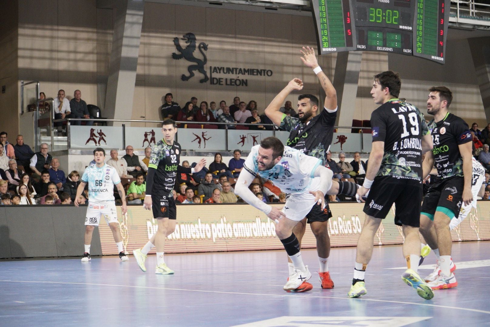 Las mejores imágenes del Abanca Ademar - Torrelavega