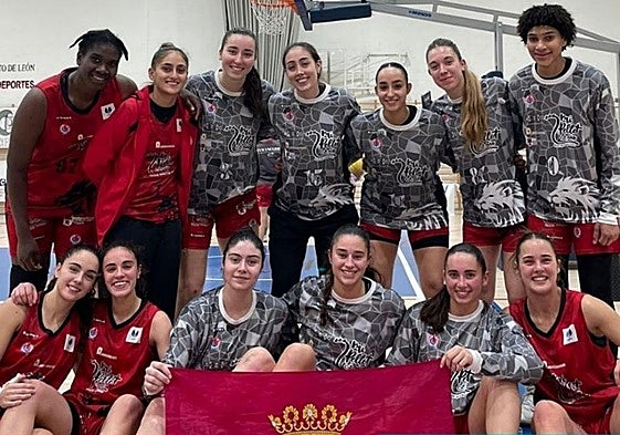 El BF León, tras su victoria.