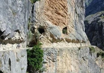 Un derrumbe obliga al cierre total de la Ruta del Cares: Caín pierde el acceso