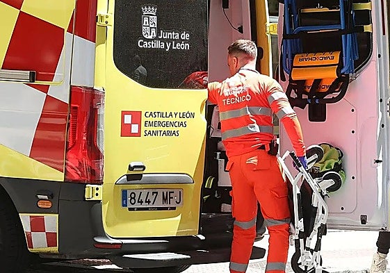 Imagen de archivo de un técnico de Sacyl.