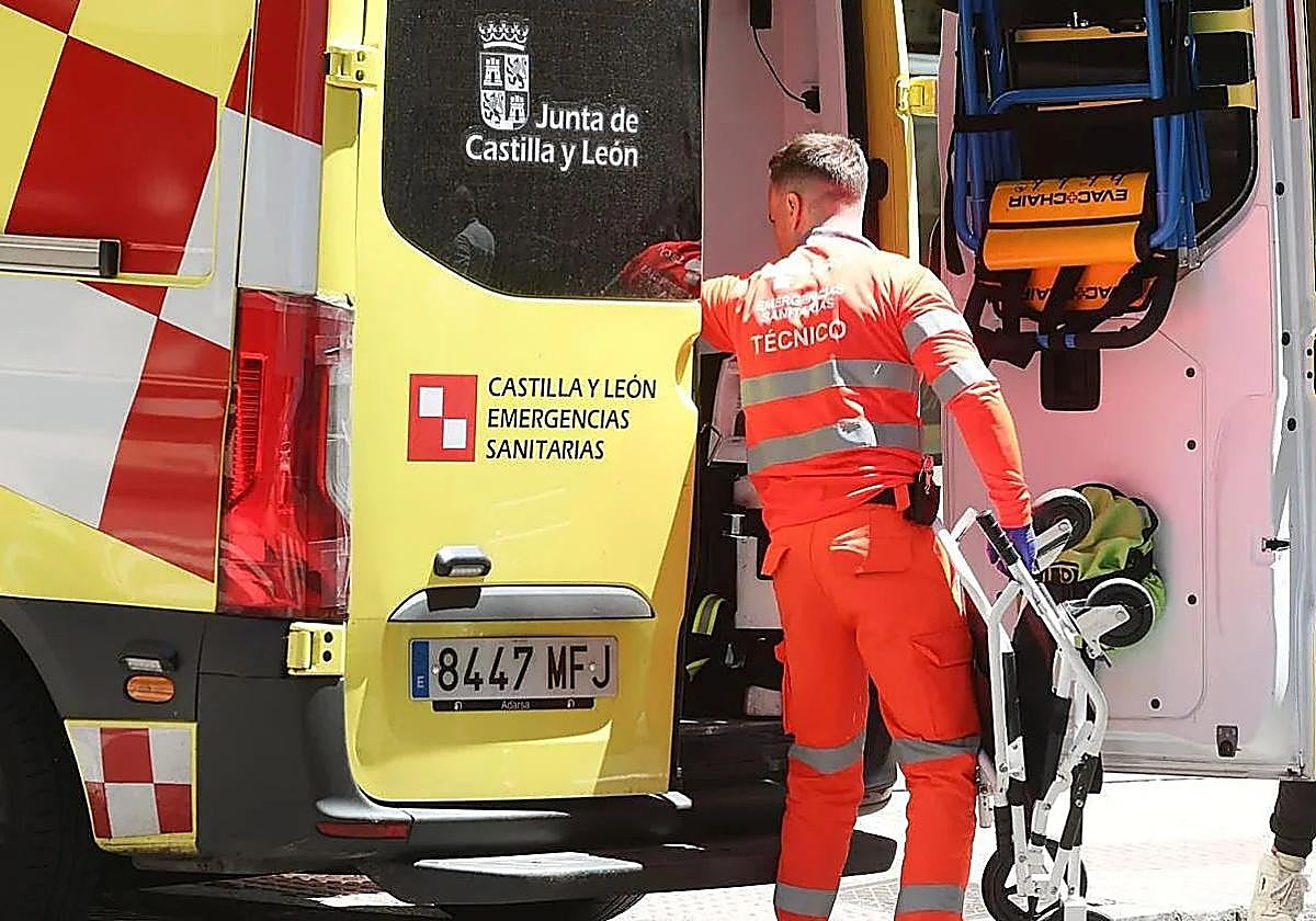 Imagen de archivo de un técnico de Sacyl.