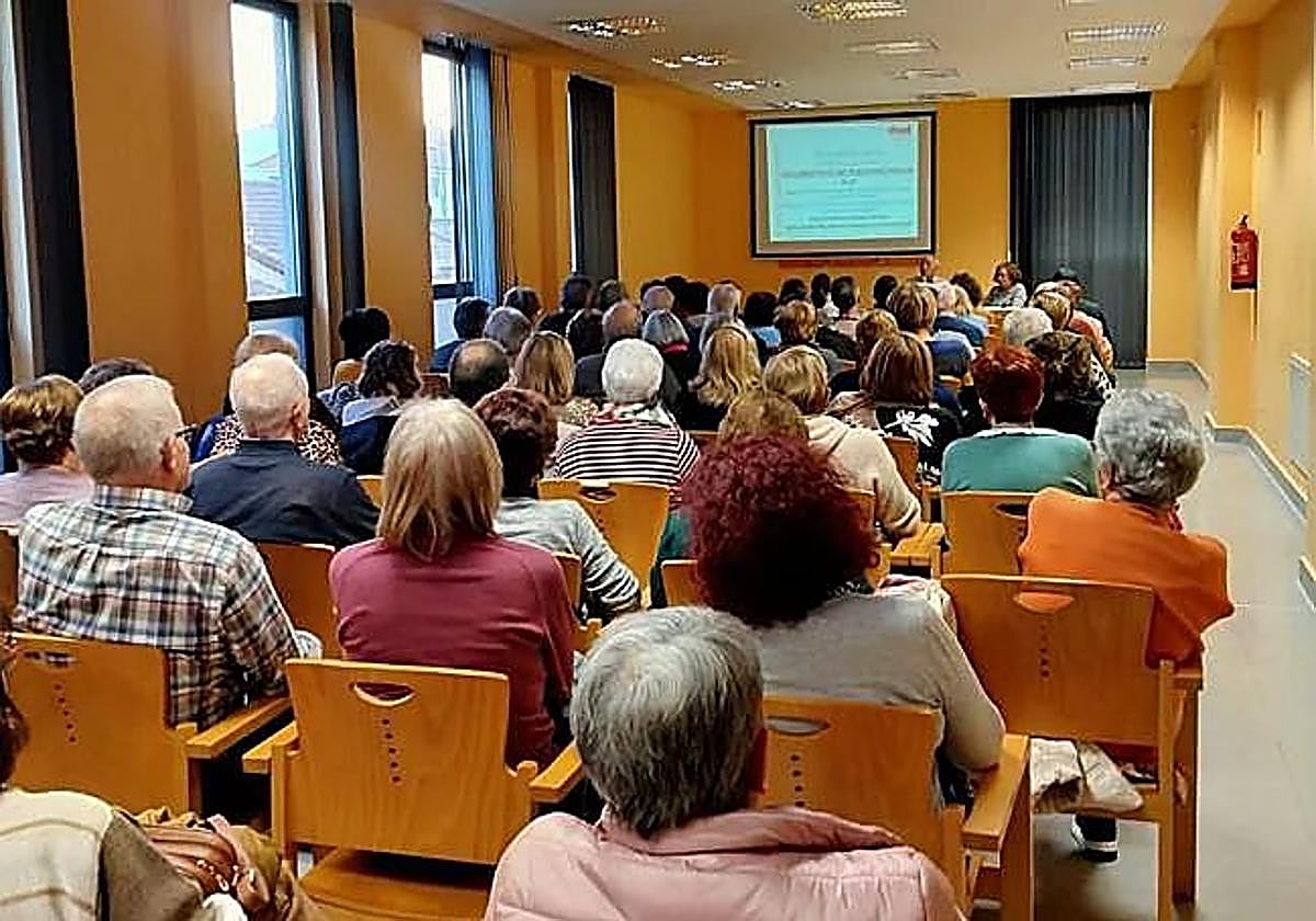 Imagen de archivo de una taller impartido en Trobajo hace un par de años por parte de DMD León.