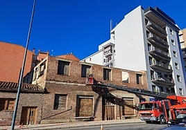Los Bomberos, en una actuación en Bodegas Armando.