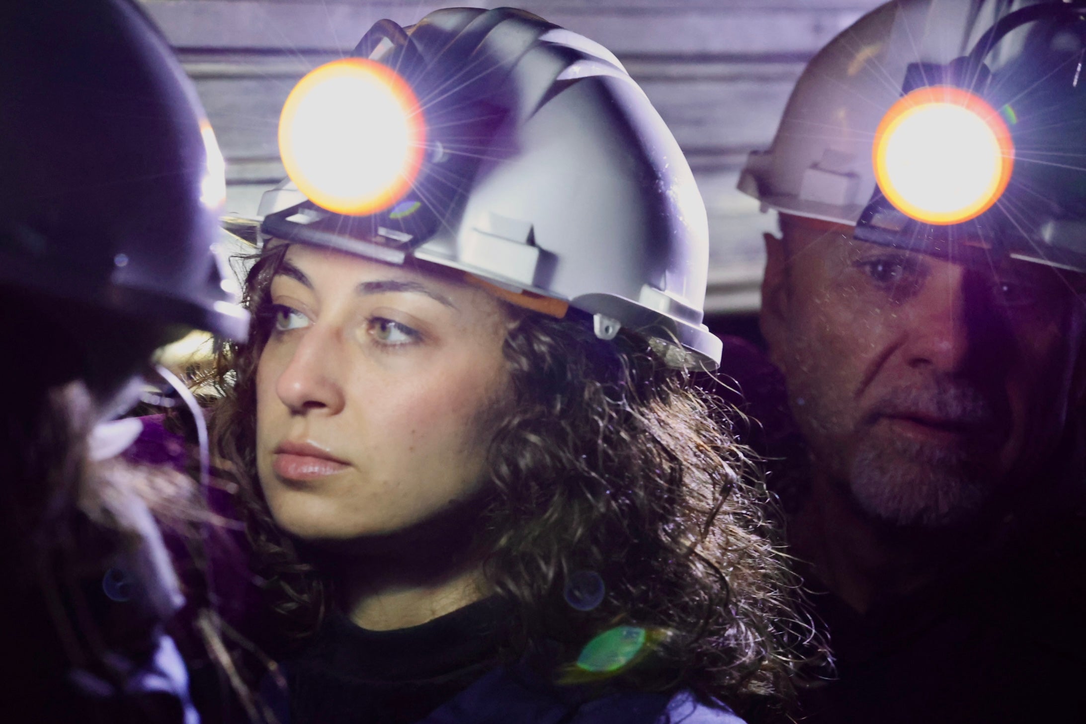 Las imágenes de la primera procesión nocturna en honor a santa Bárbara en La Robla