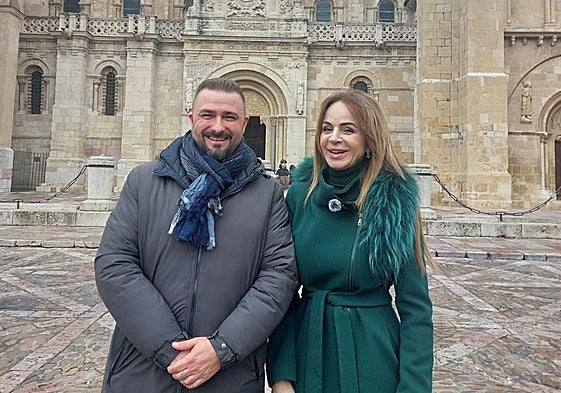 El candidato Mario Valladares y Silvia Clemente en León.