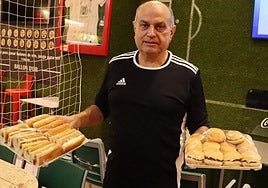 Imagen de Agapito Alcoba, gerente del establecimiento.