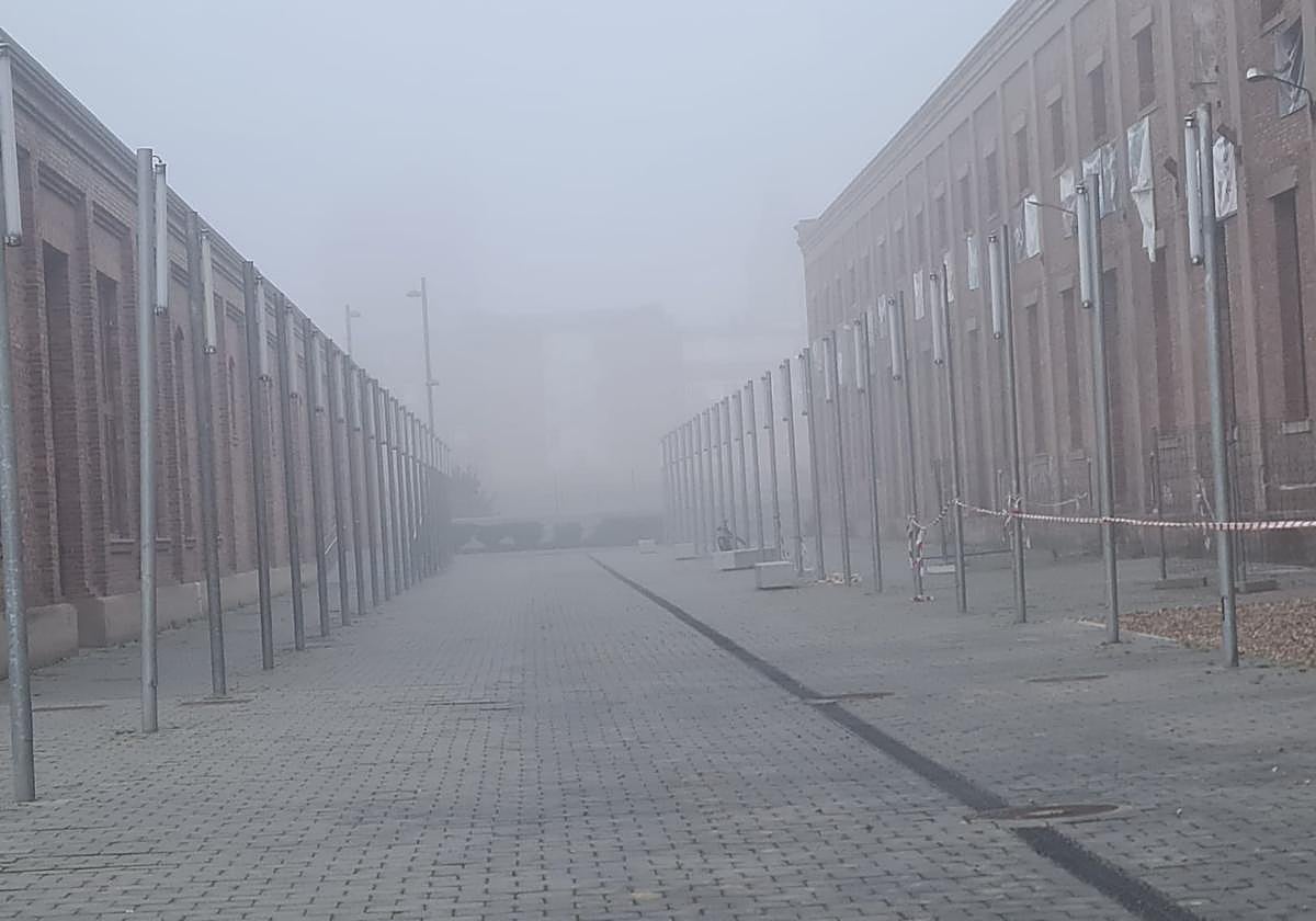 Niebla en las calles de León.