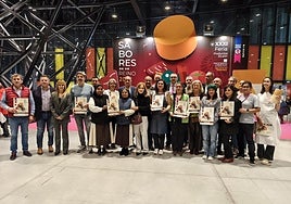 Foto de familia con los premiados.