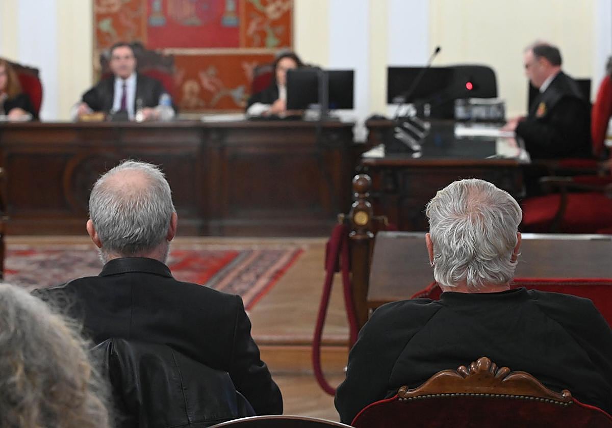 Los agresores de Olegario Ramón en la Audiencia Provincial de León.