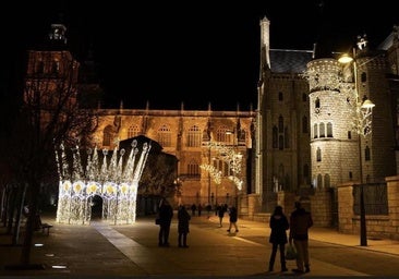 Imagen de Astorga iluminada en Navidad