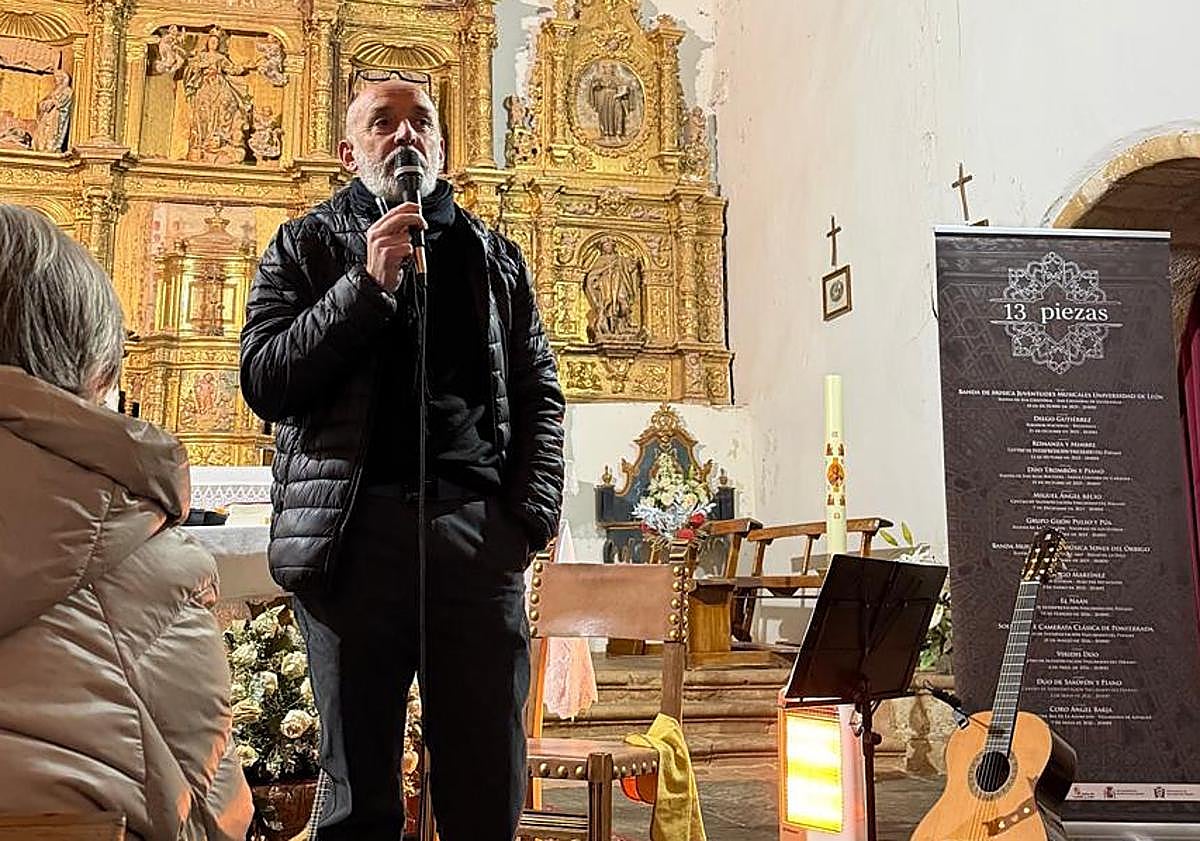 Ana resim - Valdesaz de los Oteros kilisesindeki faaliyetin farklı anları. 