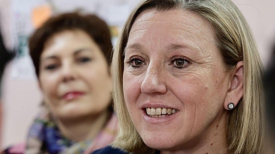 La Junta resuelve las primeras 16.000 ayudas del bono infantil con 200 euros