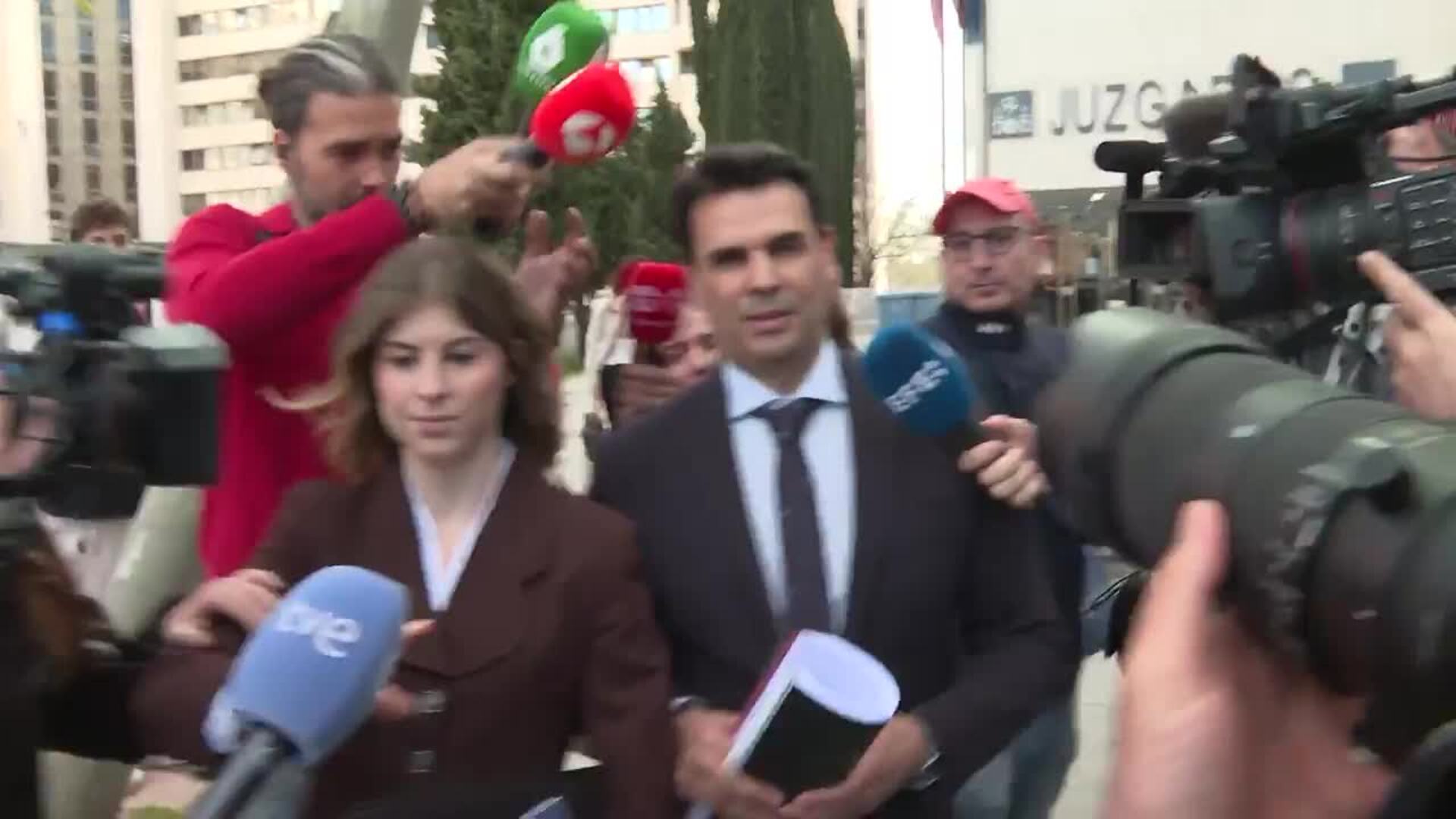 González Amador sale del juzgado tras declarar por presunta corrupción en los negocios