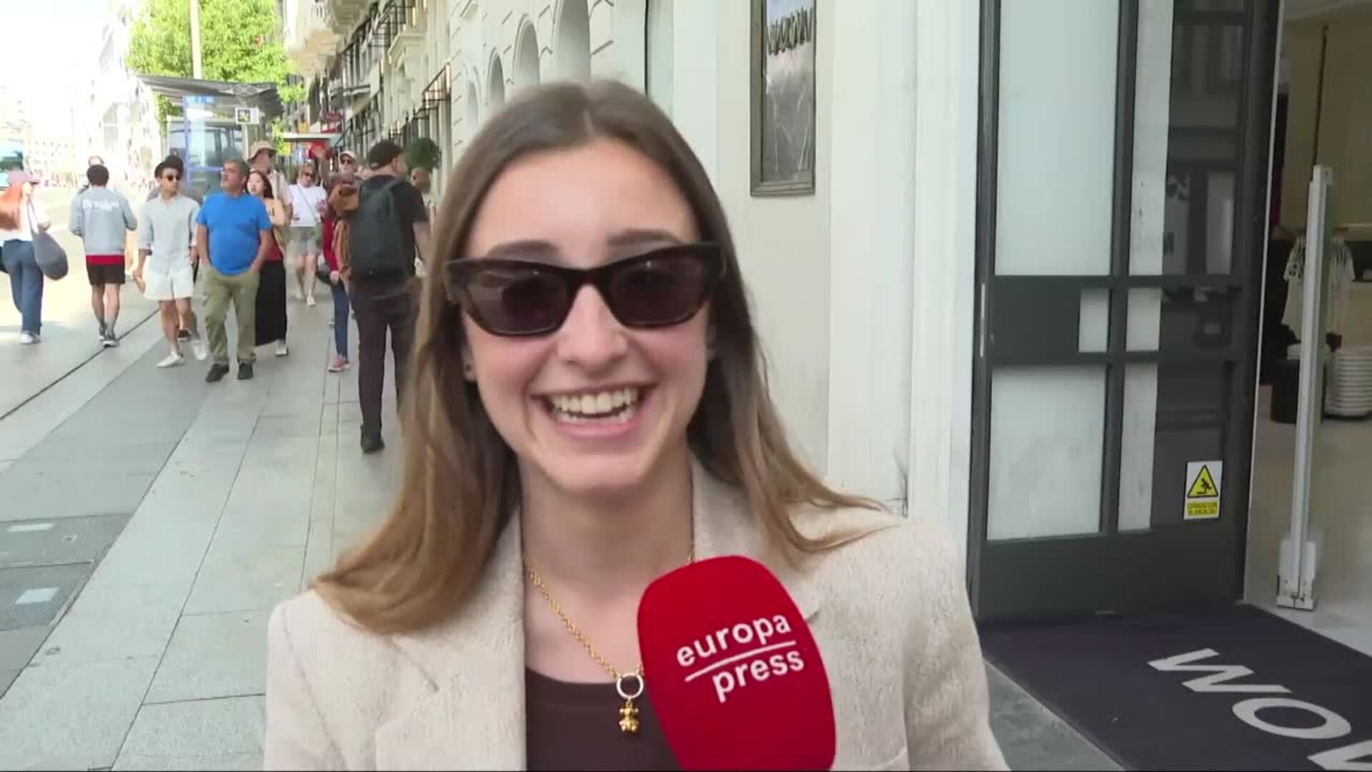 Ciudadanos reflexionan sobre la adicción a redes sociales en el Día Mundial de Internet