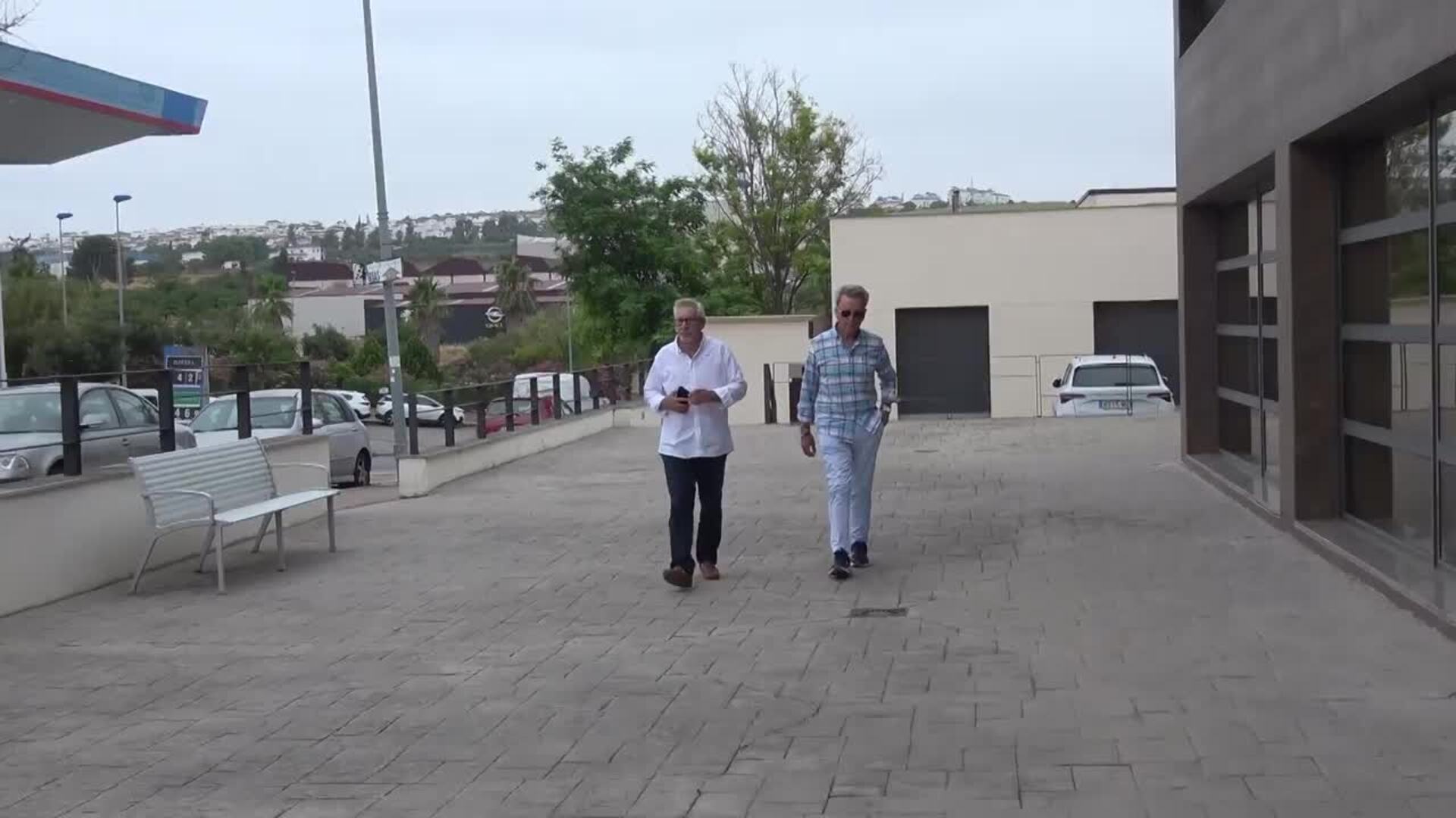 Rostros de dolor en el último adiós de la familia Ortega Cano a Michu en su funeral