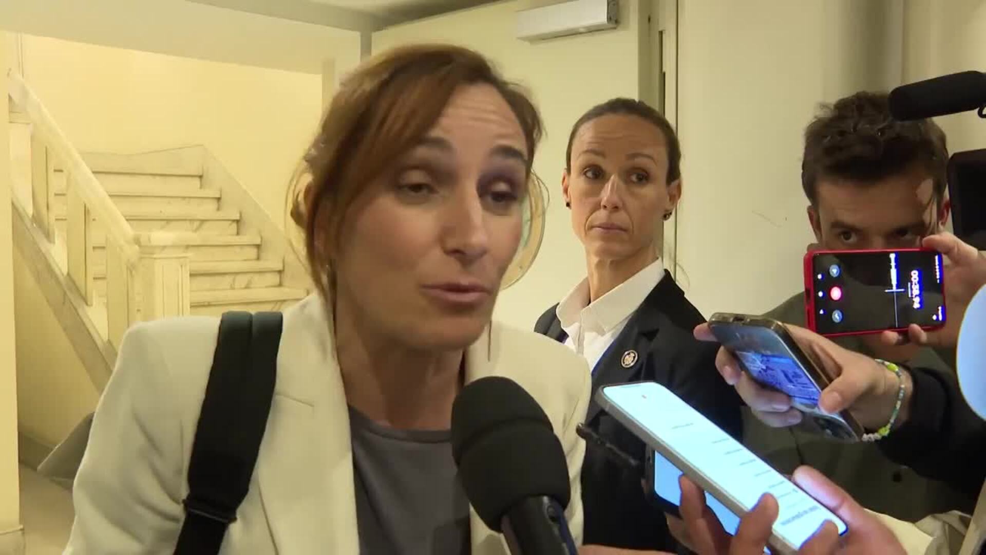 Mónica García denuncia que Javier Arenas (PP) ha estado "vapeando" en el Senado