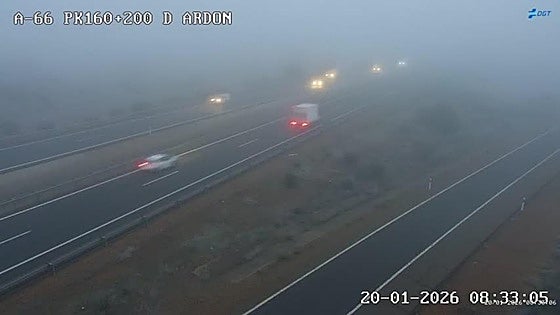 La niebla y la nieve dificultan el tráfico en las carreteras de León