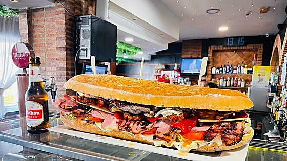 Un premio de 350 euros para quien se termine el 'Bocatón Cea': el bocadillo leonés de más de 2,5 kilos