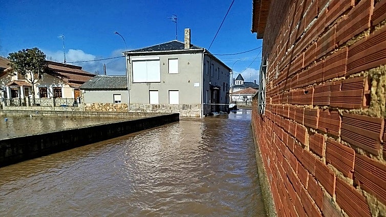 Más de 20 llamadas al 112, en menos de 24 horas, por desbordamientos en la provincia de León