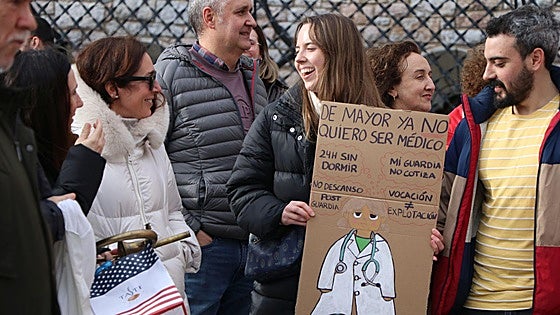 Imágenes de la concentración de médicos en León