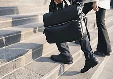 Denuncian una brecha salarial de 20,27 % en León y exige medidas urgentes para iuna «brecha cero»