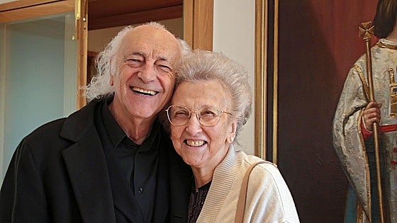 El incombustible Amancio Prada rinde homenaje a Rosalía con una gira que recala en León