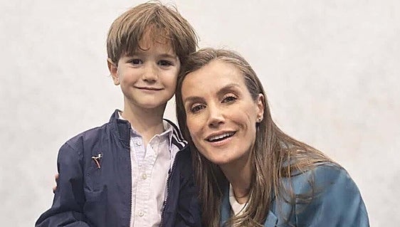 El pequeño leonés Darío conoce a la reina Letizia por el día mundial de las enfermedades raras