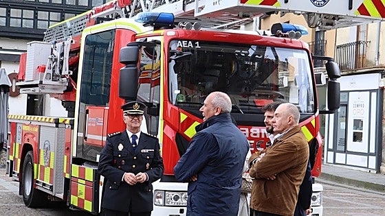 30 años contra las llamas: León rinde homenaje a sus bomberos