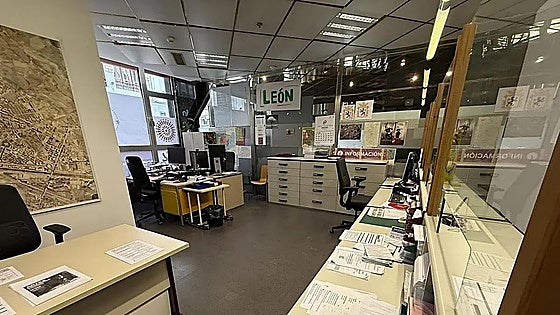 Una baja médica y un permiso dejan en manos de un ordenanza el servicio de Atención al Ciudadano