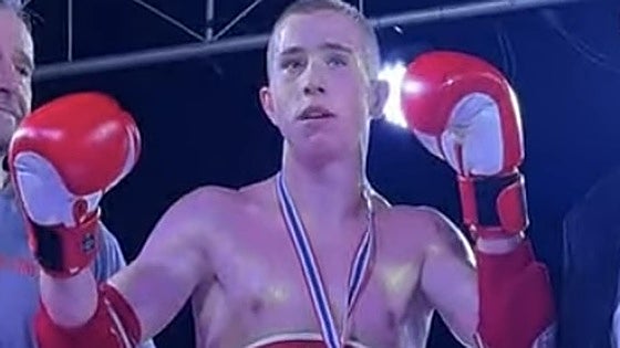 Un joven luchador leonés gana un campeonato de Muay Thai en Tailandia