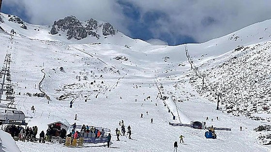 San Isidro y Valle Laciana-Leitariegos ofrecen 13 kilómetros en el cierre de la temporada de esquí