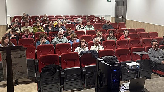 La Asociación EslaVida celebra una asamblea para abordar la estrategia legal de la planta de biogás de Vidanes
