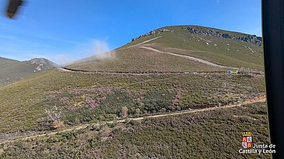 Herido un motorista en León tras caer por un desnivel en una pista forestal en Fresnedelo