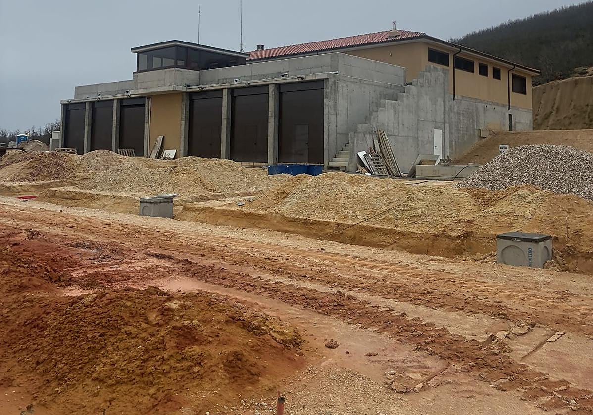 Obras en la base del helipuerto en abril de 2026.