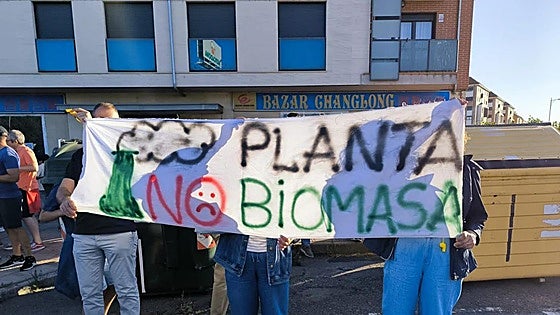 Vecinos de La Lastra demandan al Ayuntamiento de León por la red de calor